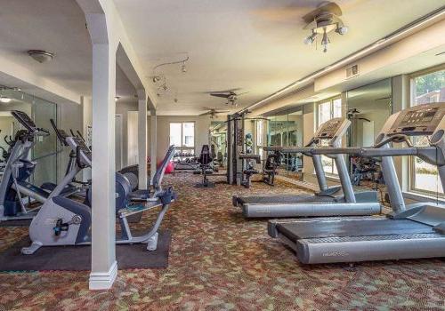 Fitness center with exercise equipment at 约书亚的房子 apartments for rent in Philadelphia, PA